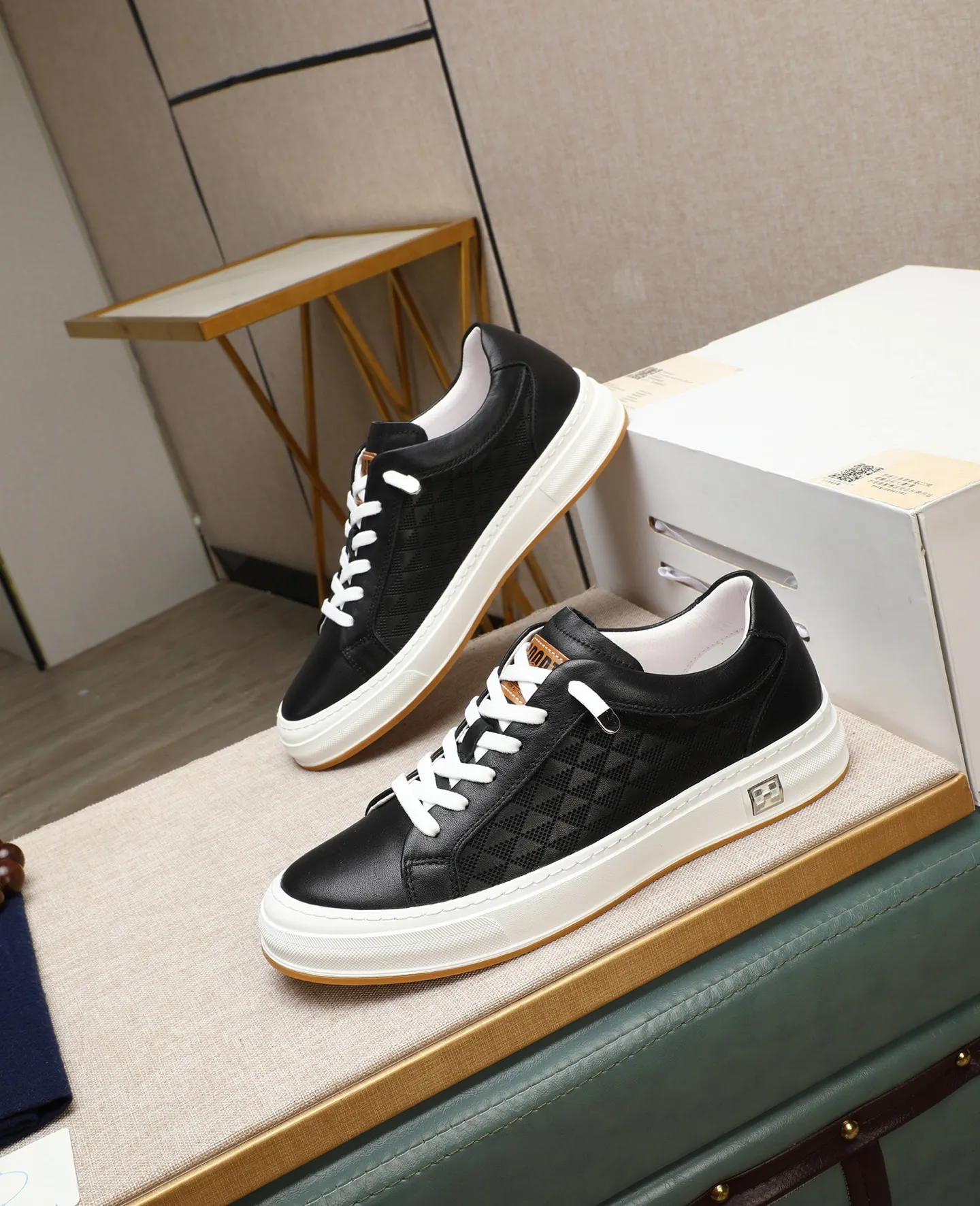 Men's men's shoes💰440🌹🌹[PRADA—Prada] latest model🙈original replica! 👟👟👟Available here. The workmanship is top-notch. The upper is made from Italy. 🇮🇹Imported first-layer cowhide. ❗️Breathable genuine leather lining @Suitable for travel. The original version has an enlarged engraved sole, making it suitable for all kinds of travels, showing low-key luxury. Let quality speak for itself. Color: Size: 38-44